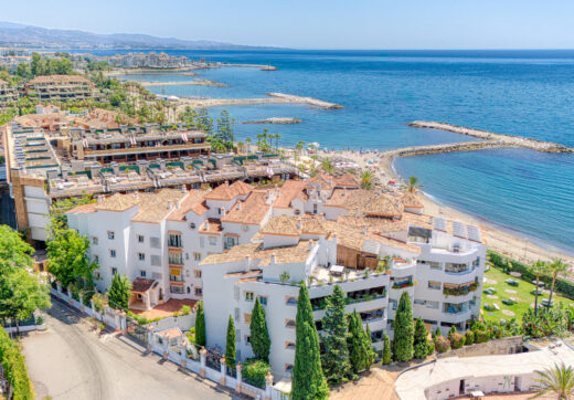 Exclusive Beachfront Two-Bedroom South-Facing Apartment with Sea Views in La Herradura, Marbella