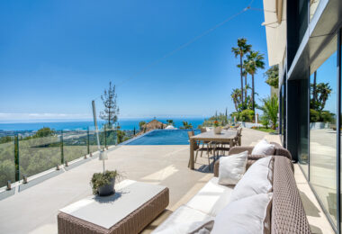 Outstanding, five bedroom Villa located in Altos de Los Monteros with panoramic sea views