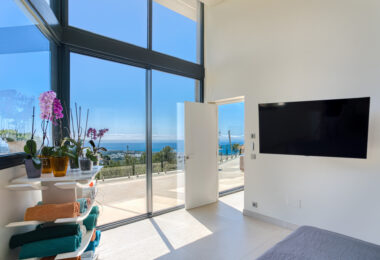 Outstanding, five bedroom Villa located in Altos de Los Monteros with panoramic sea views