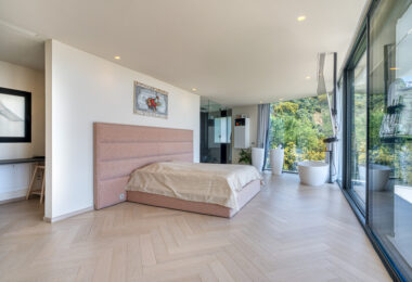 Outstanding, five bedroom Villa located in Altos de Los Monteros with panoramic sea views