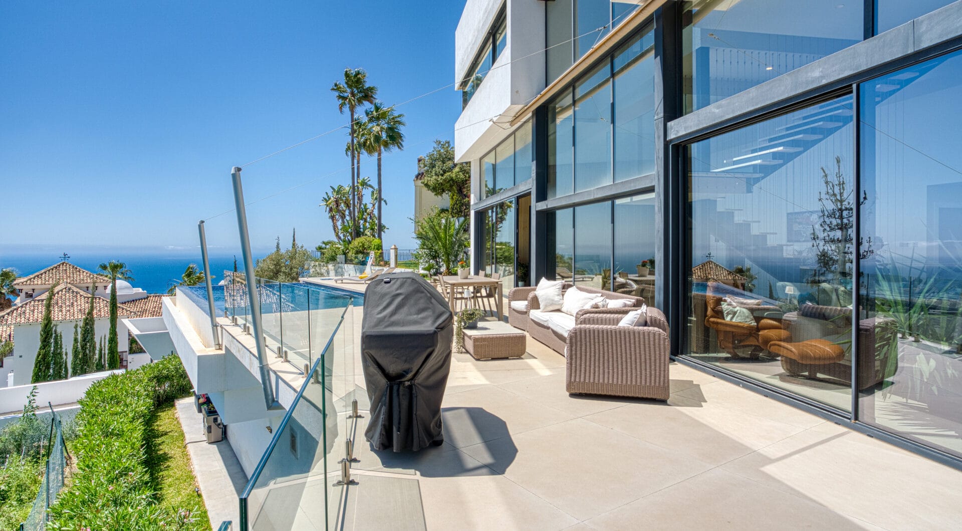 Outstanding, five bedroom Villa located in Altos de Los Monteros with panoramic sea views