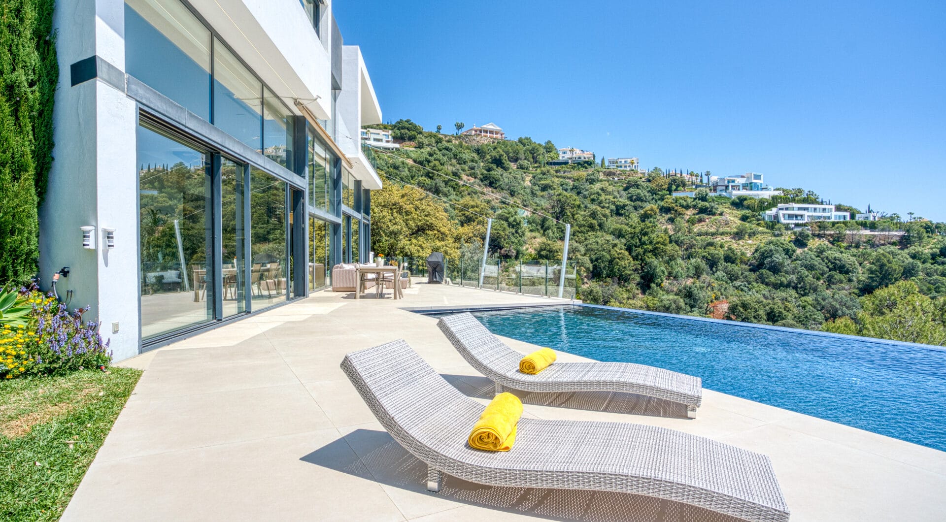 Outstanding, five bedroom Villa located in Altos de Los Monteros with panoramic sea views