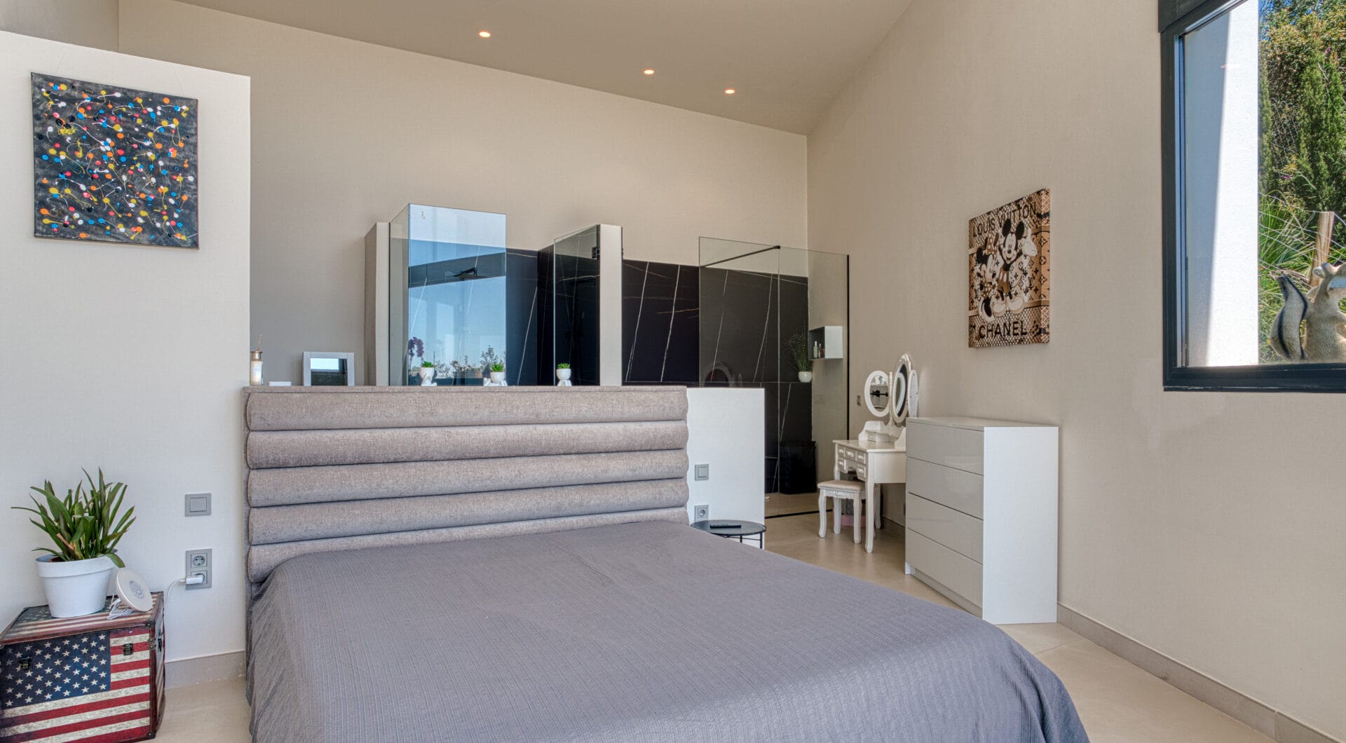 Outstanding, five bedroom Villa located in Altos de Los Monteros with panoramic sea views