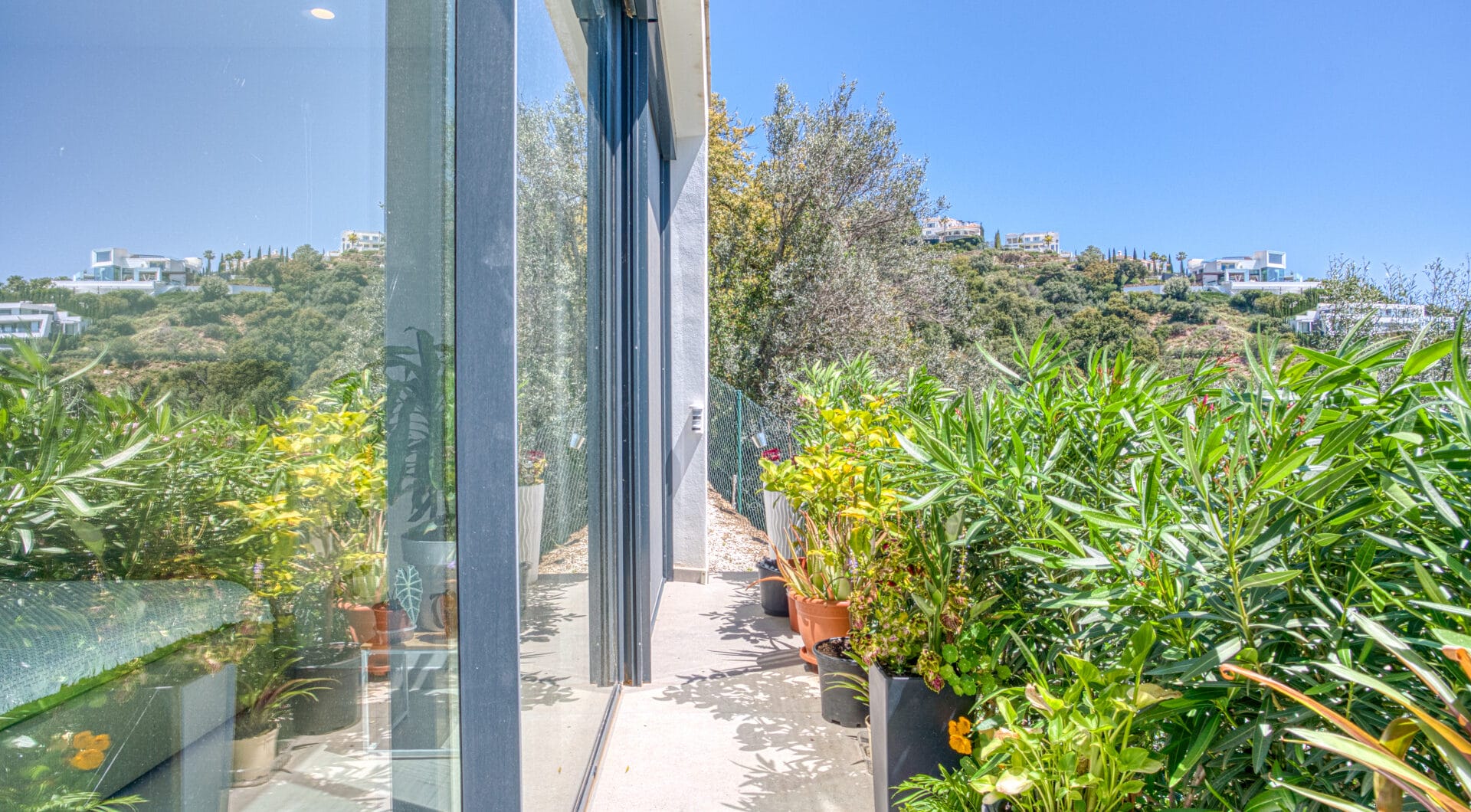 Outstanding, five bedroom Villa located in Altos de Los Monteros with panoramic sea views