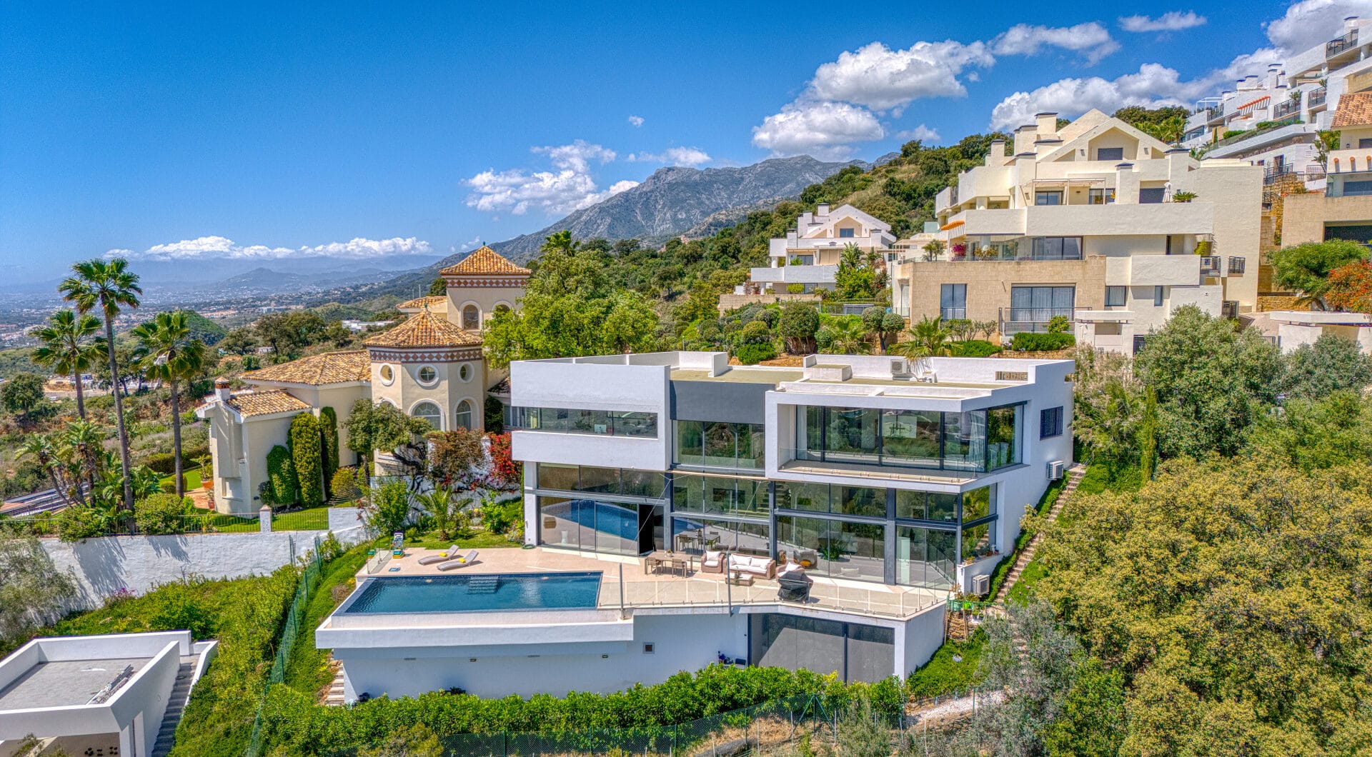 Outstanding, five bedroom Villa located in Altos de Los Monteros with panoramic sea views