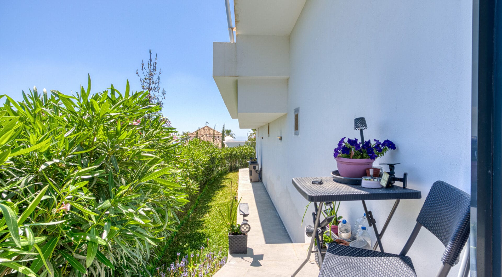Outstanding, five bedroom Villa located in Altos de Los Monteros with panoramic sea views
