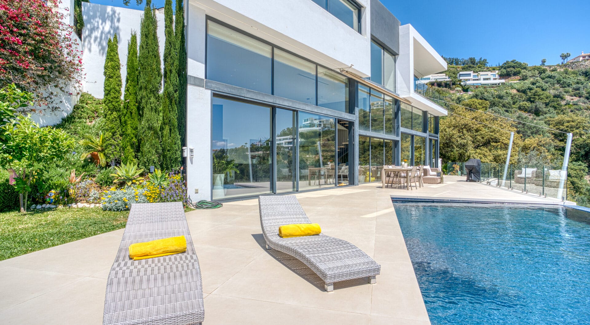Outstanding, five bedroom Villa located in Altos de Los Monteros with panoramic sea views