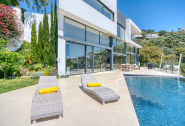 Outstanding, five bedroom Villa located in Altos de Los Monteros with panoramic sea views