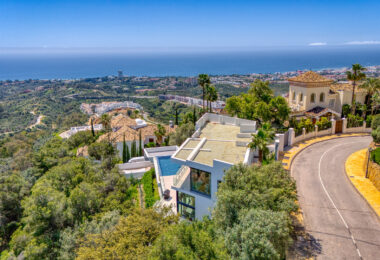 Outstanding, five bedroom Villa located in Altos de Los Monteros with panoramic sea views