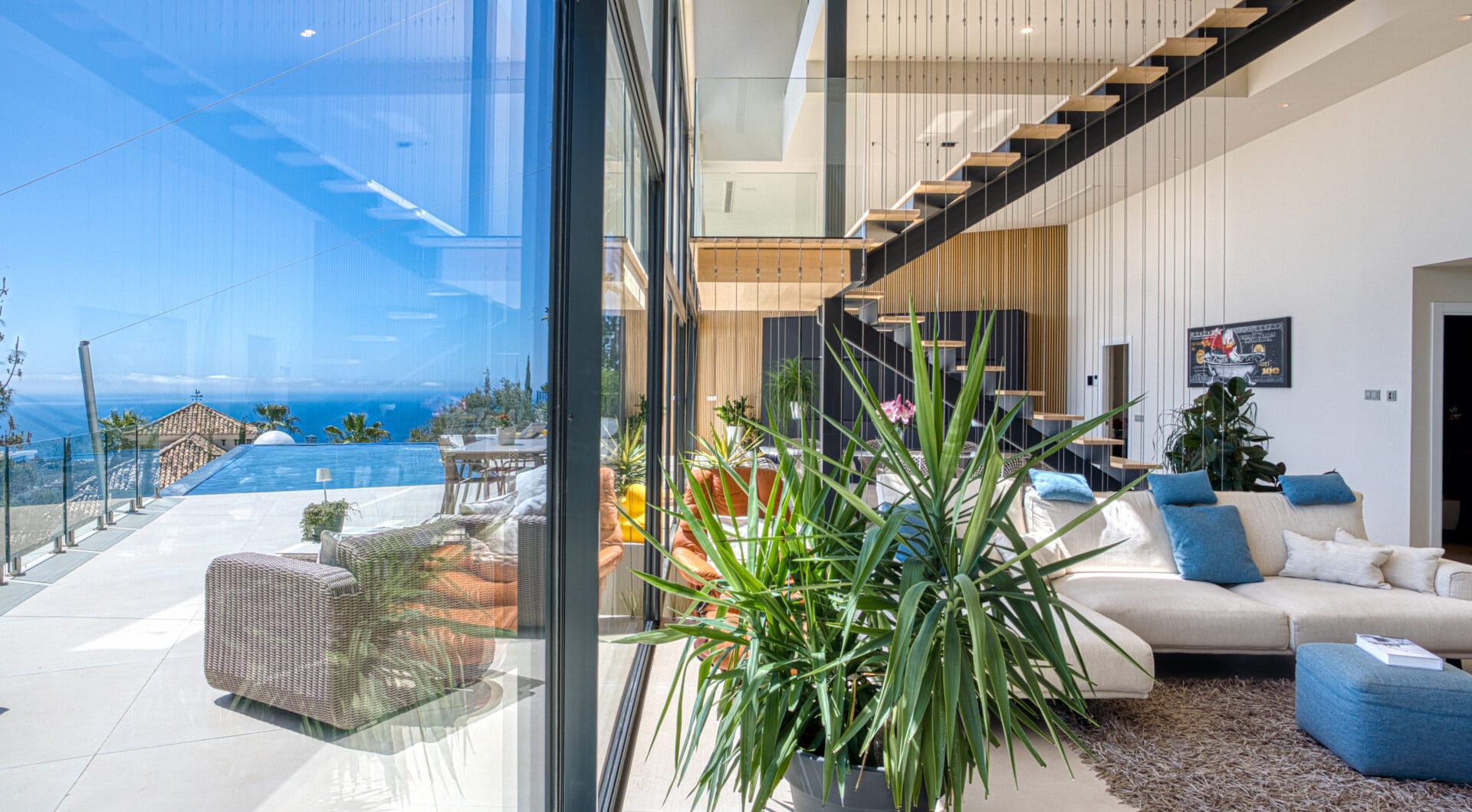 Outstanding, five bedroom Villa located in Altos de Los Monteros with panoramic sea views
