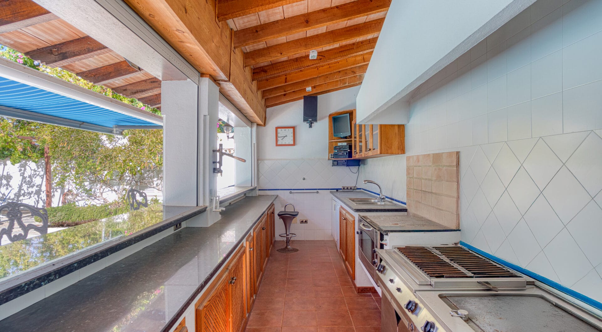 Elegant, southeast facing five bedroom Villa located on the New Golden Mile in Estepona, just steps from the beach