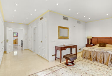 Elegant, southeast facing five bedroom Villa located on the New Golden Mile in Estepona, just steps from the beach