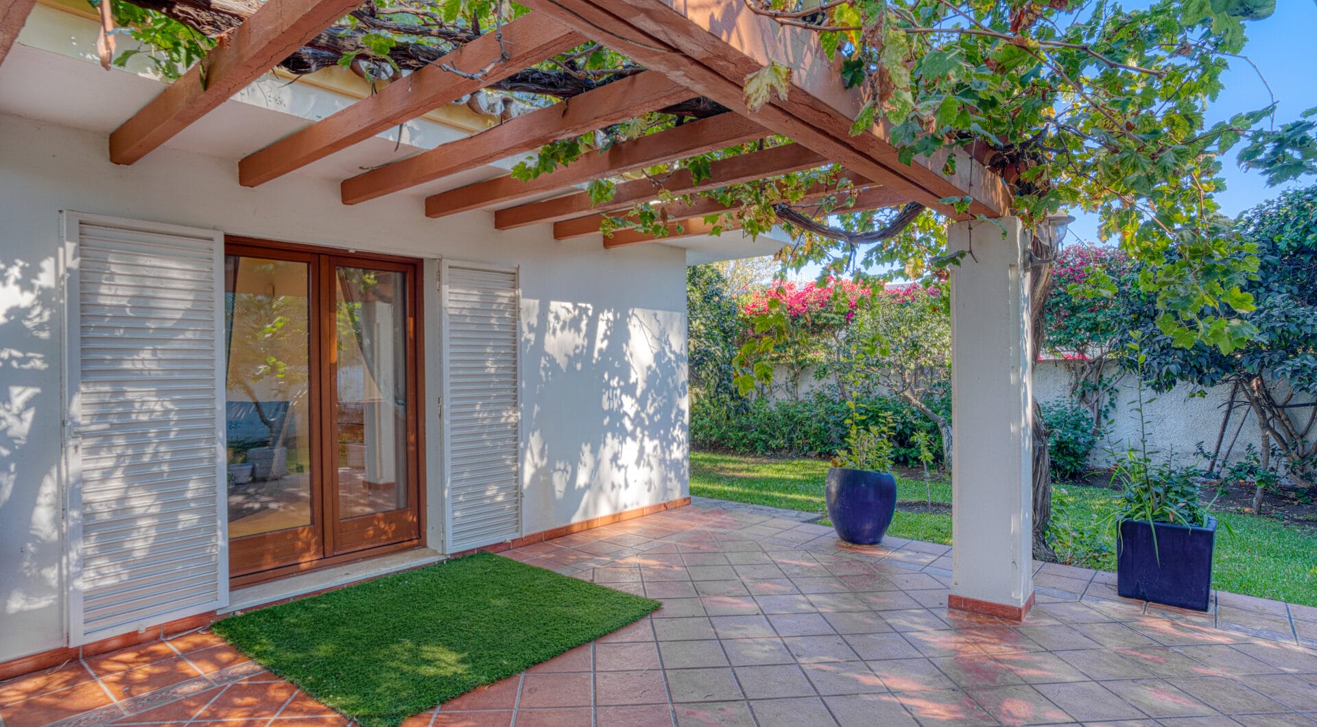 Elegant, southeast facing five bedroom Villa located on the New Golden Mile in Estepona, just steps from the beach