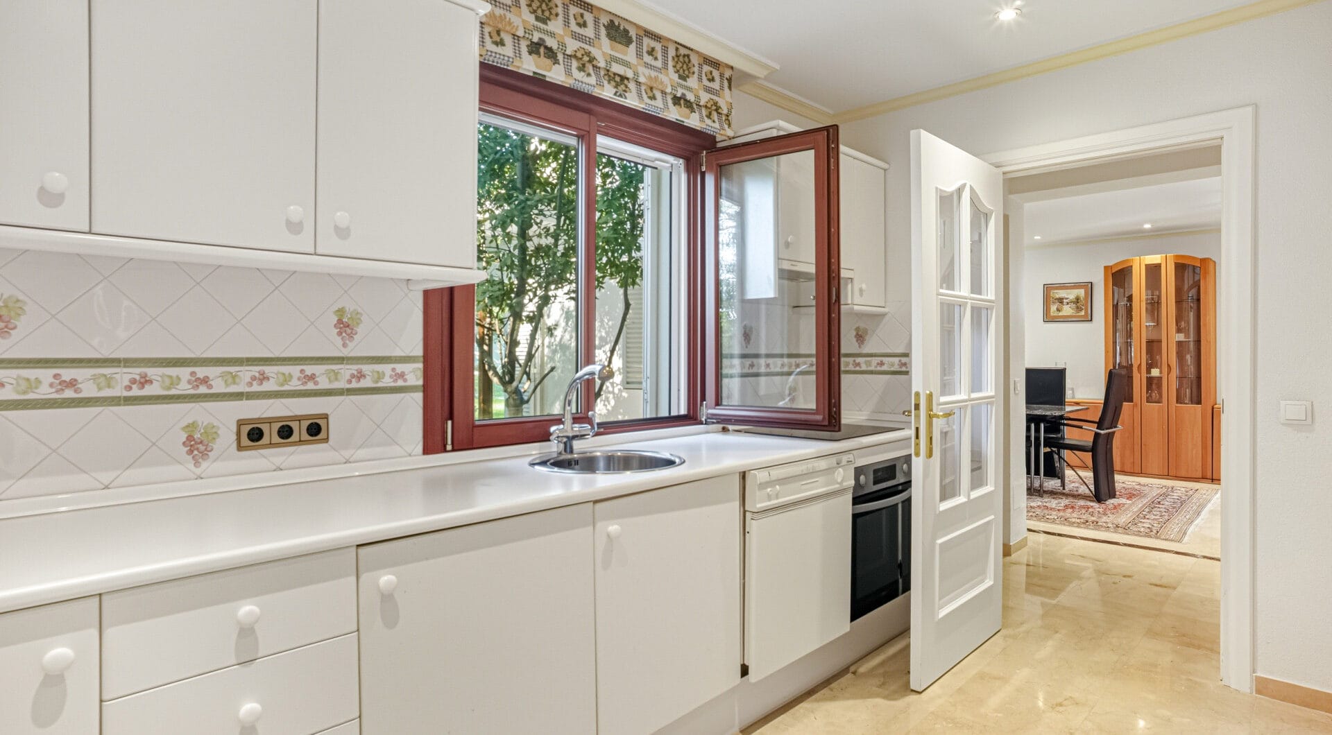 Elegant, southeast facing five bedroom Villa located on the New Golden Mile in Estepona, just steps from the beach