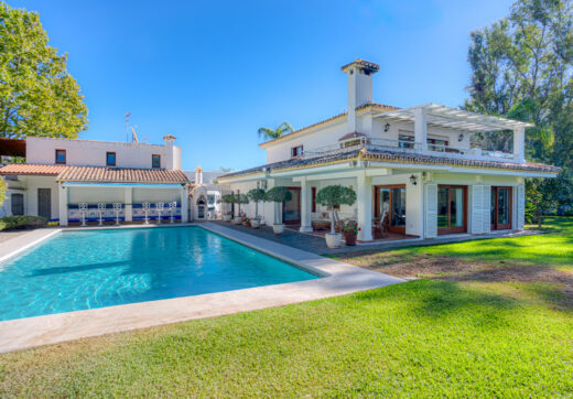 Elegant, southeast facing five bedroom Villa located on the New Golden Mile in Estepona, just steps from the beach