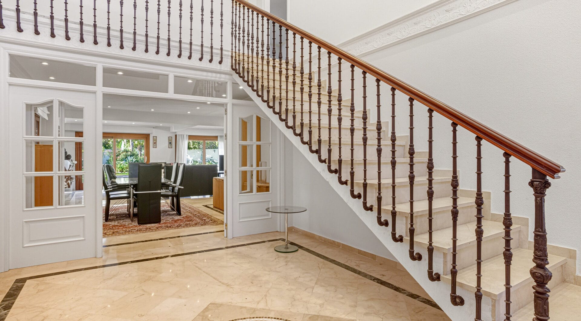 Elegant, southeast facing five bedroom Villa located on the New Golden Mile in Estepona, just steps from the beach