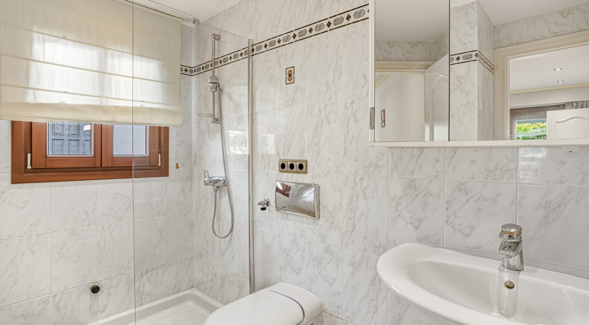 Elegant, southeast facing five bedroom Villa located on the New Golden Mile in Estepona, just steps from the beach
