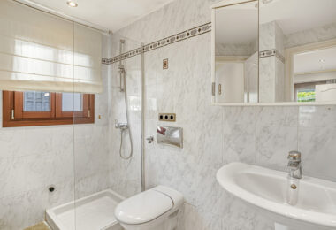 Elegant, southeast facing five bedroom Villa located on the New Golden Mile in Estepona, just steps from the beach
