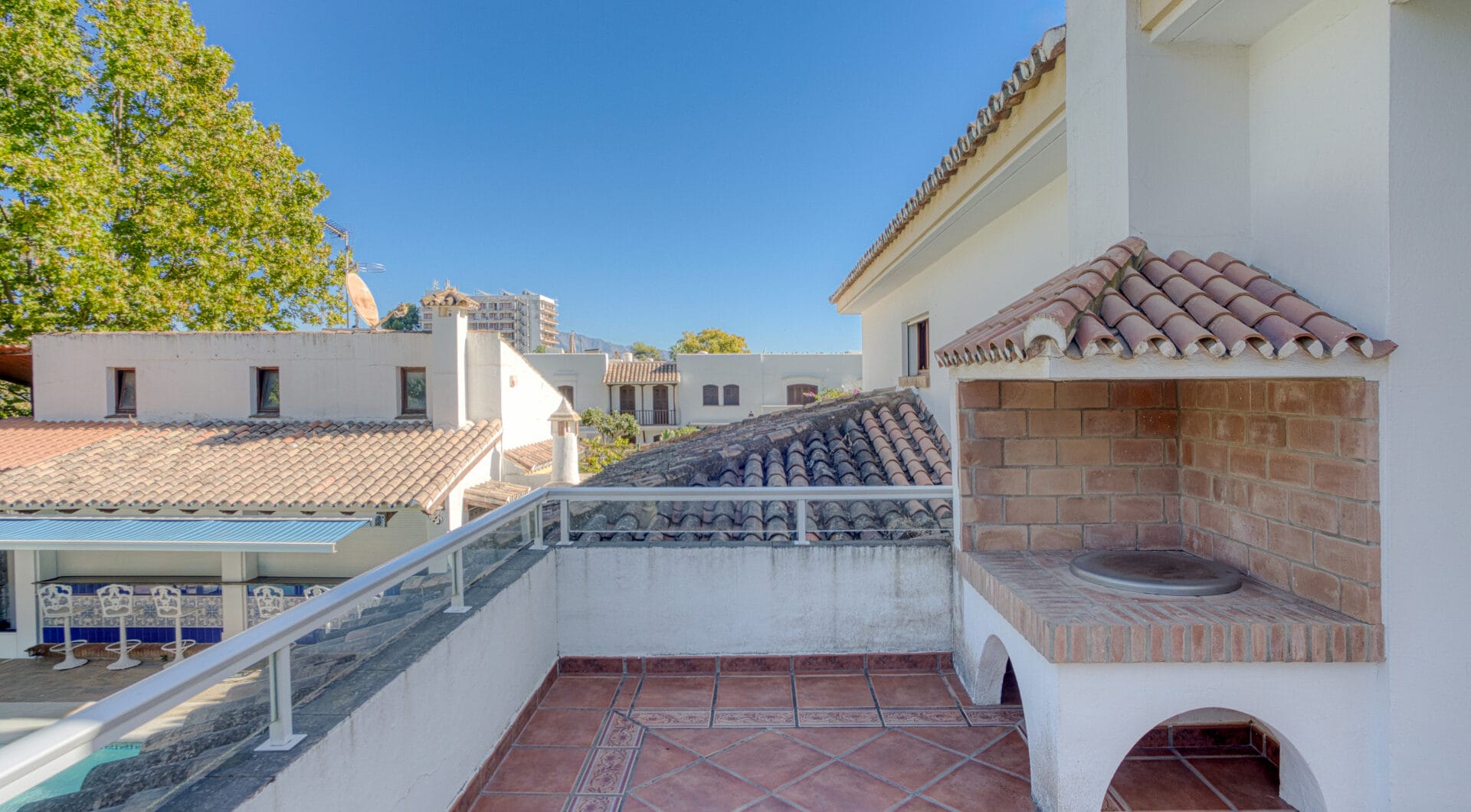 Elegant, southeast facing five bedroom Villa located on the New Golden Mile in Estepona, just steps from the beach