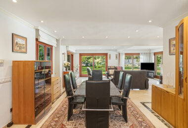 Elegant, southeast facing five bedroom Villa located on the New Golden Mile in Estepona, just steps from the beach