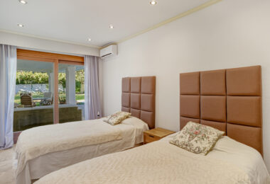 Elegant, southeast facing five bedroom Villa located on the New Golden Mile in Estepona, just steps from the beach