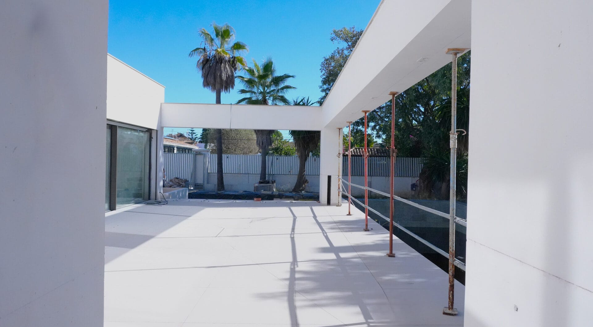 Villa Maya – a magnificent four-bedroom modern beachside villa, currently under construction on the cusp of Guadalmina Baja