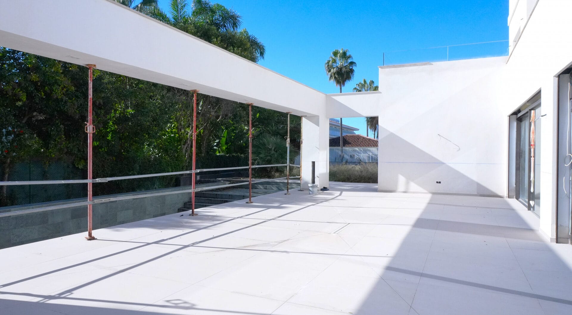 Villa Maya – a magnificent four-bedroom modern beachside villa, currently under construction on the cusp of Guadalmina Baja