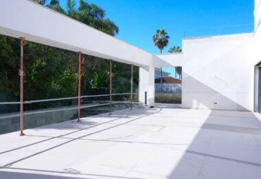 Villa Maya – a magnificent four-bedroom modern beachside villa, currently under construction on the cusp of Guadalmina Baja