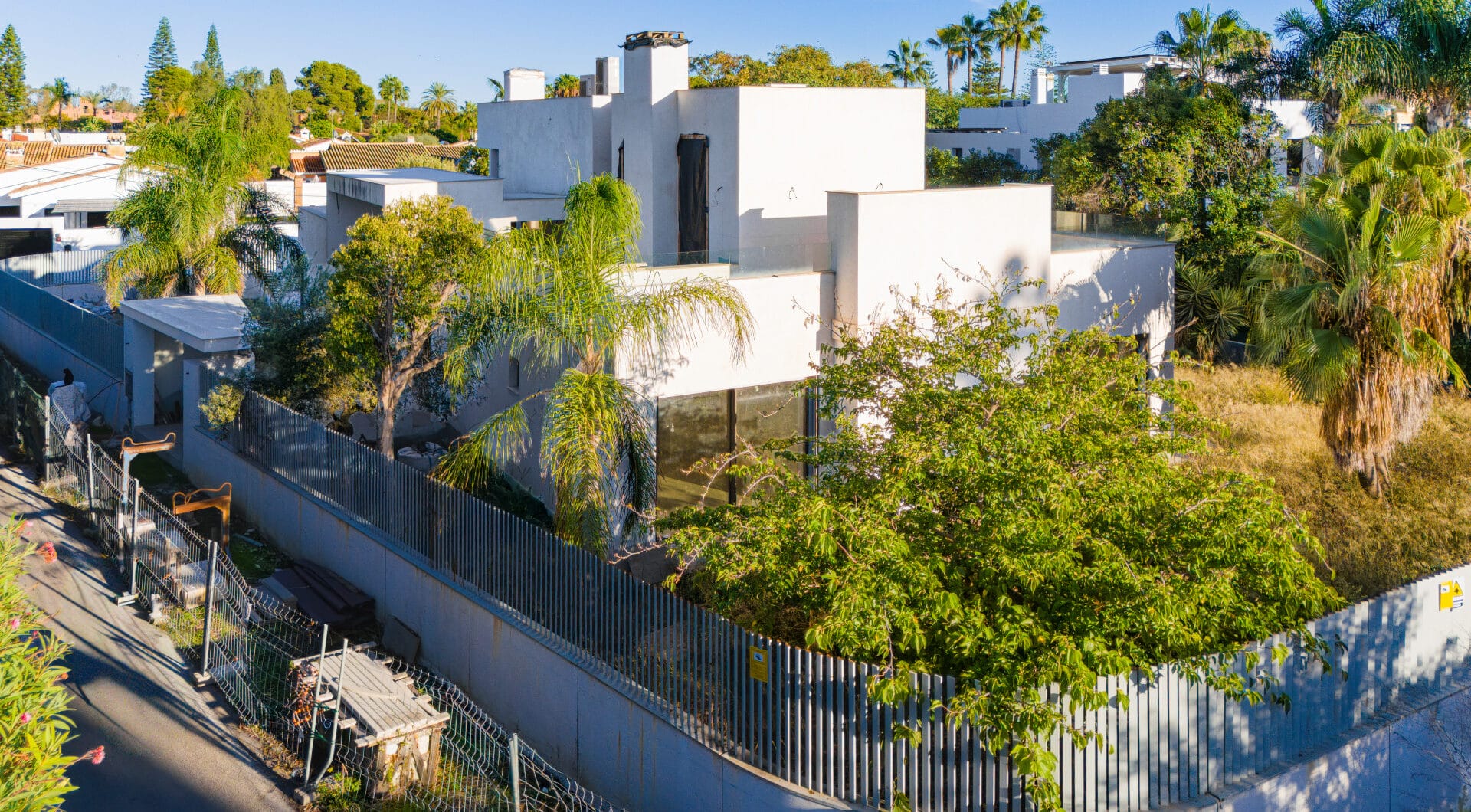 Villa Maya – a magnificent four-bedroom modern beachside villa, currently under construction on the cusp of Guadalmina Baja