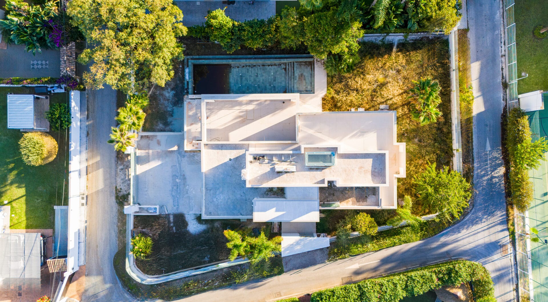 Villa Maya – a magnificent four-bedroom modern beachside villa, currently under construction on the cusp of Guadalmina Baja
