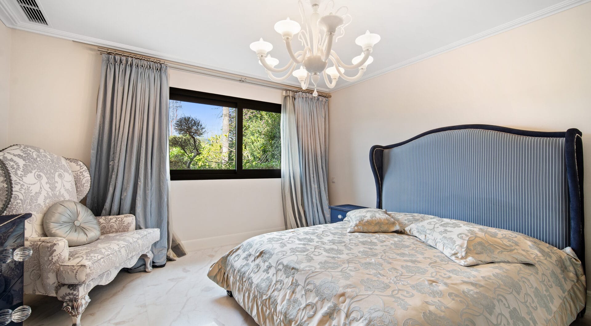 Renovation Opportunity - Six bedroom south west facing villa, located in Lomas de Magna Marbella on Marbella's Golden Mile