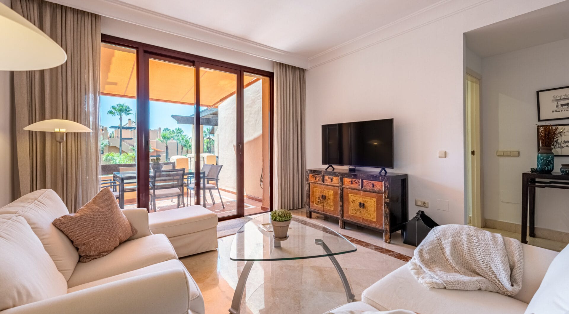 Beachside Penthouse with Panoramic Sea Views in Bahía Alcántara!