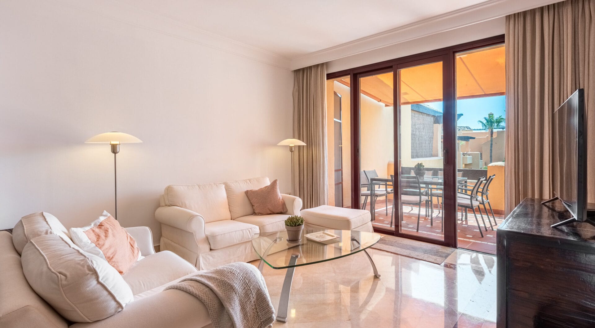 Beachside Penthouse with Panoramic Sea Views in Bahía Alcántara!