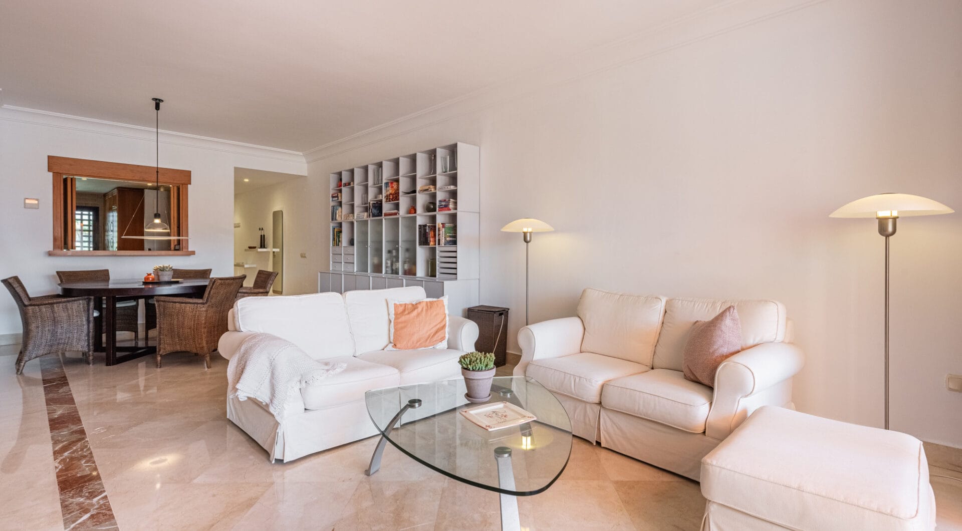 Beachside Penthouse with Panoramic Sea Views in Bahía Alcántara!