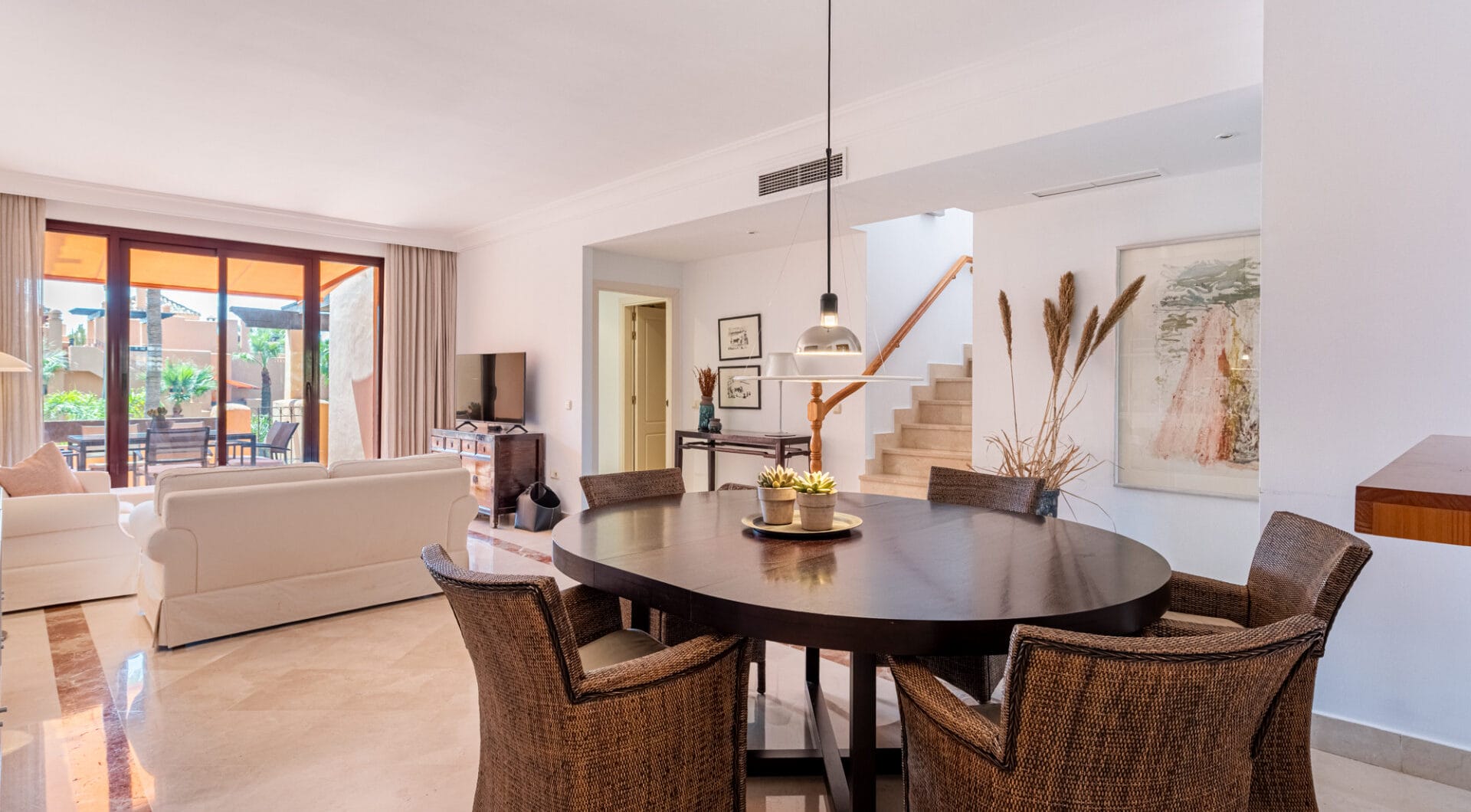 Beachside Penthouse with Panoramic Sea Views in Bahía Alcántara!