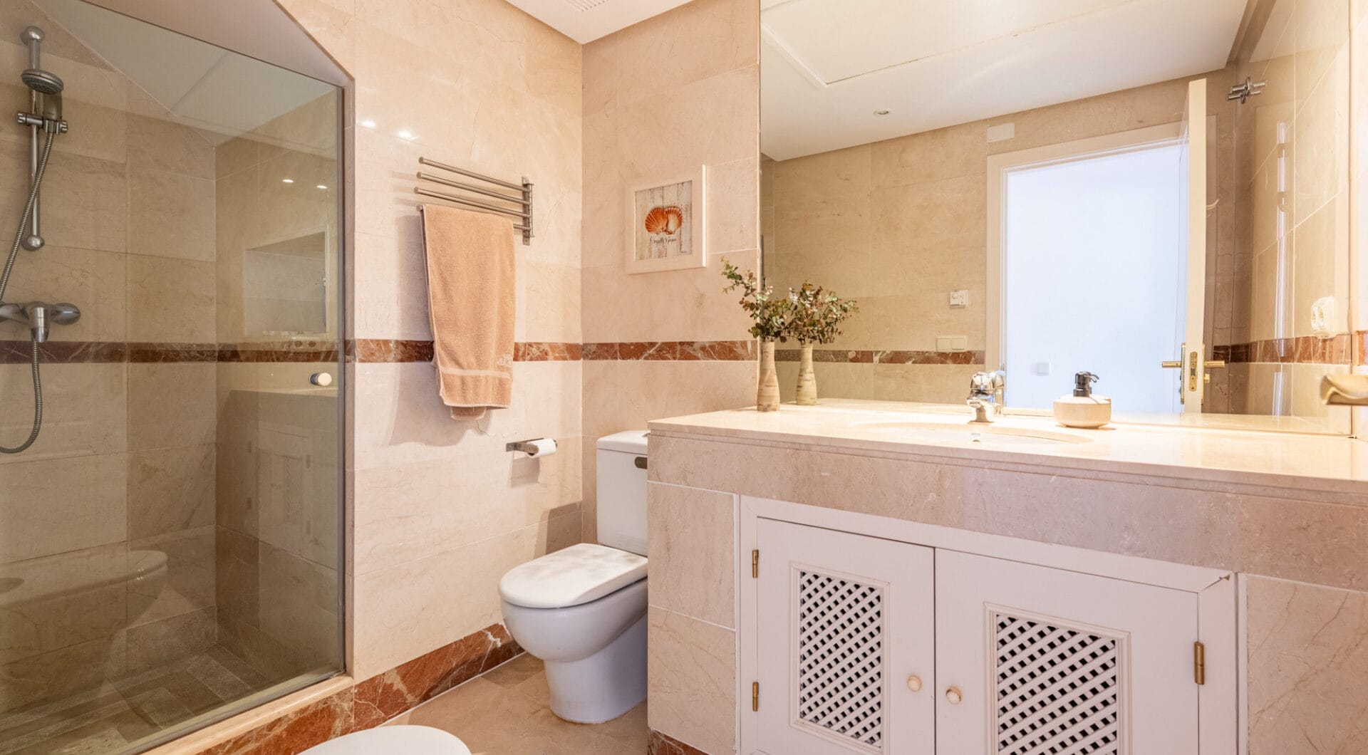 Beachside Penthouse with Panoramic Sea Views in Bahía Alcántara!