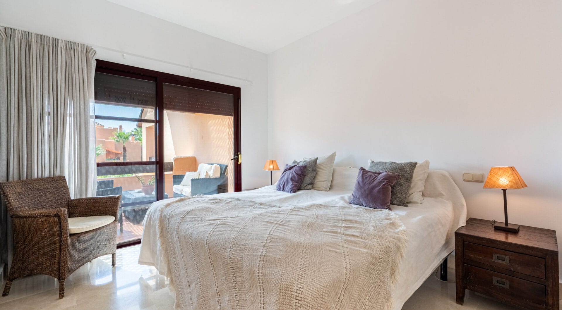 Beachside Penthouse with Panoramic Sea Views in Bahía Alcántara!