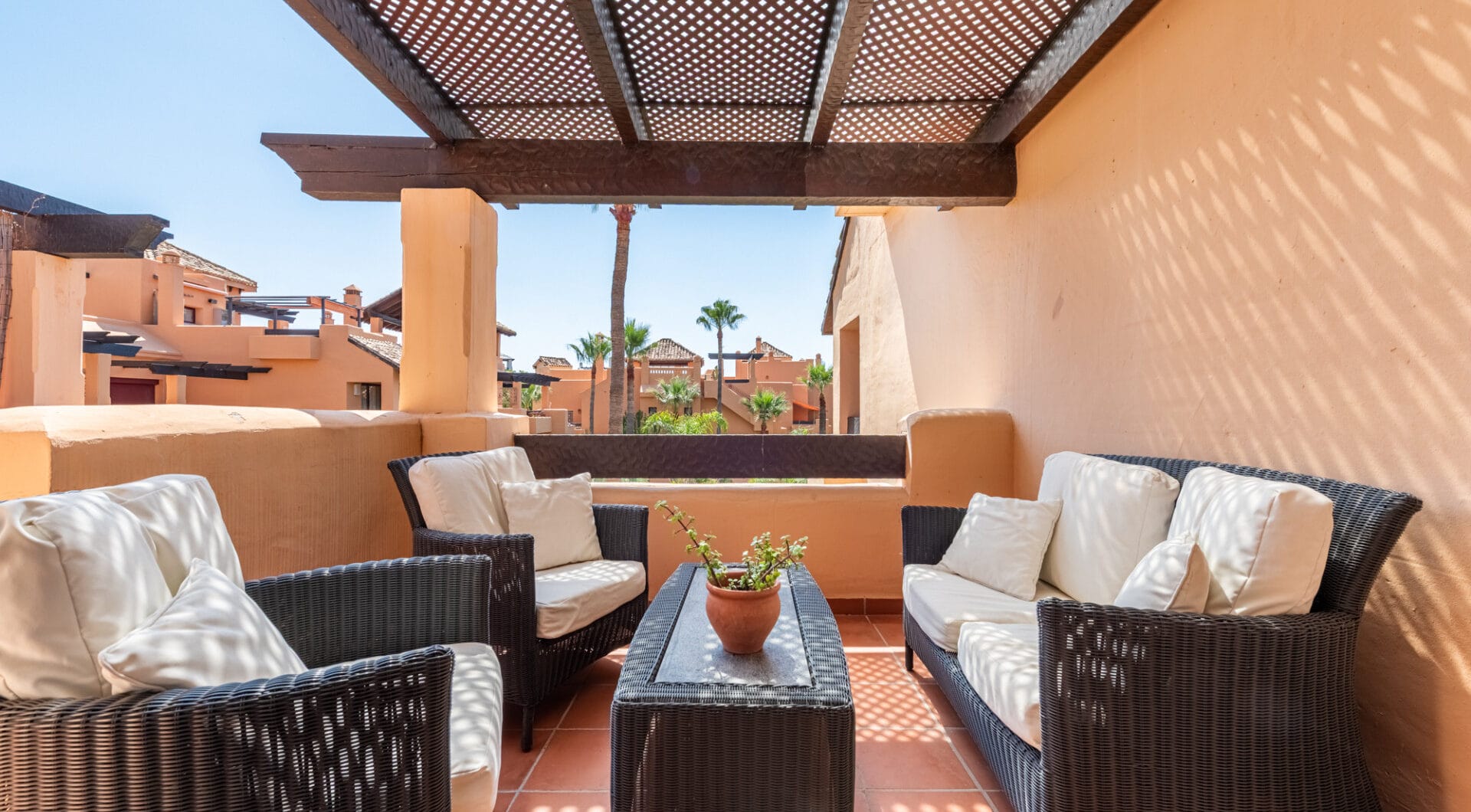 Beachside Penthouse with Panoramic Sea Views in Bahía Alcántara!