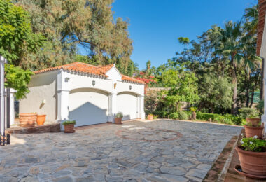 Classic Andalusian Luxury in Marbella’s Hidden Enclave of Vega del Colorado