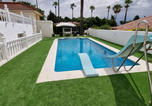 Spacious 7-Bedroom Villa with Pool in Sotogrande Costa (B-Zone)