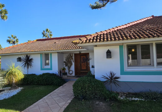 Spacious 7-Bedroom Villa with Pool in Sotogrande Costa (B-Zone)