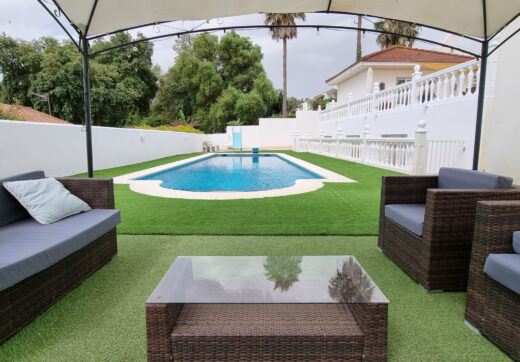 Spacious 7-Bedroom Villa with Pool in Sotogrande Costa (B-Zone)