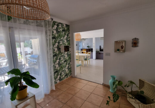 Spacious 7-Bedroom Villa with Pool in Sotogrande Costa (B-Zone)