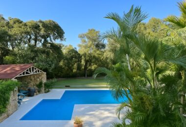 Elegant Villa with Private Garden and Pool in Sotogrande Alto Central