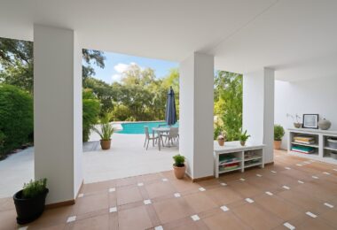 Elegant Villa with Private Garden and Pool in Sotogrande Alto Central