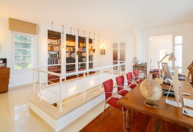 Elegant Villa with Private Garden and Pool in Sotogrande Alto Central