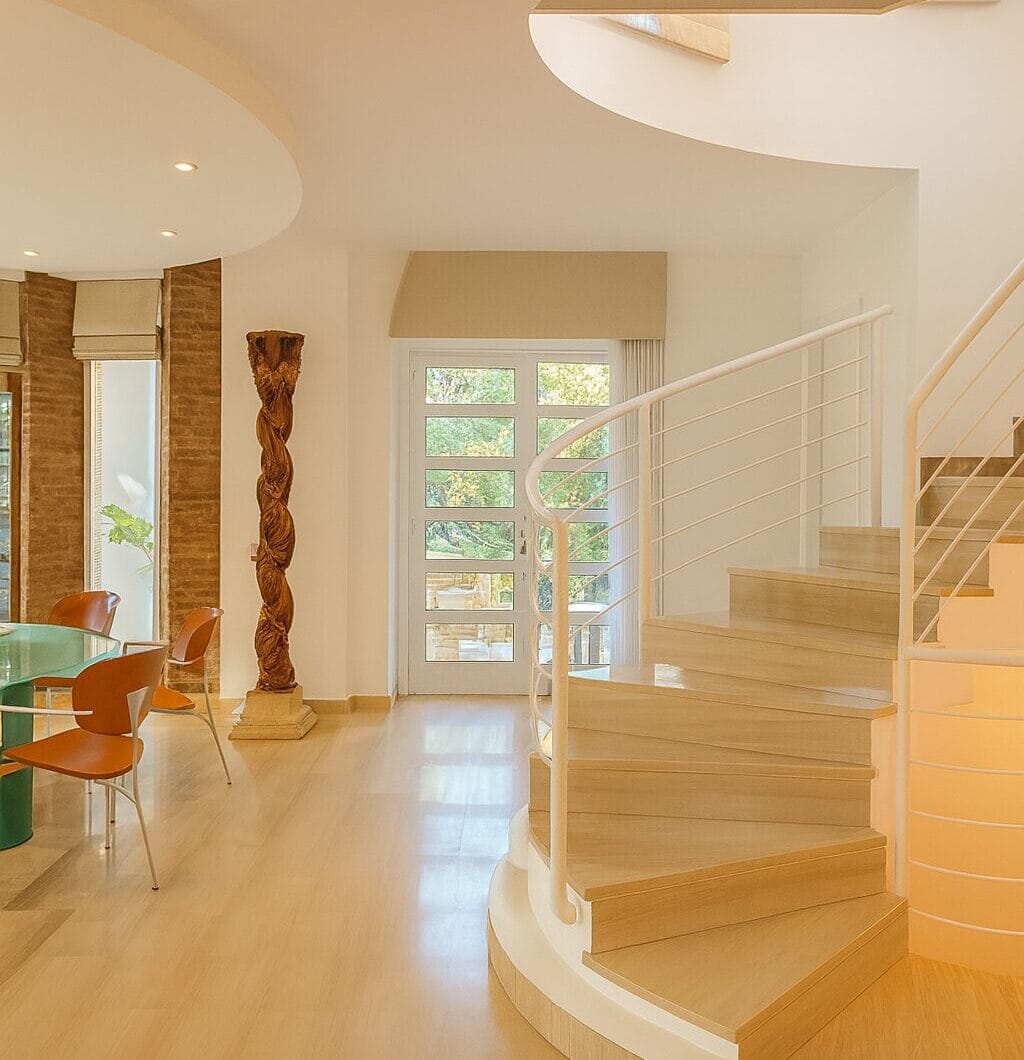Elegant Villa with Private Garden and Pool in Sotogrande Alto Central