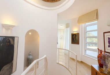 Elegant Villa with Private Garden and Pool in Sotogrande Alto Central