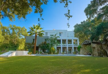 Elegant Villa with Private Garden and Pool in Sotogrande Alto Central