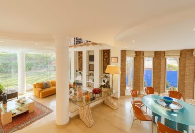 Elegant Villa with Private Garden and Pool in Sotogrande Alto Central